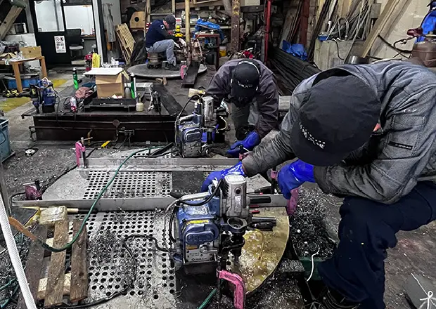 製缶・金属加工の様子